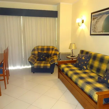 아파트 T1 Com Piscina E Vista Mar - Da Rocha