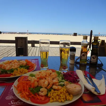 아파트 T1 Com Piscina E Vista Mar - Da Rocha 포티마오