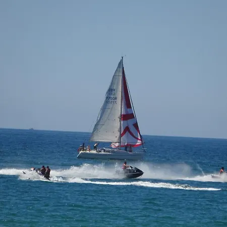 아파트 T1 Com Piscina E Vista Mar - Da Rocha